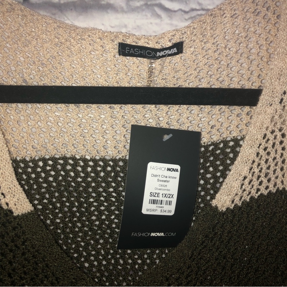 Color Block Sweater - Picture 3 of 3